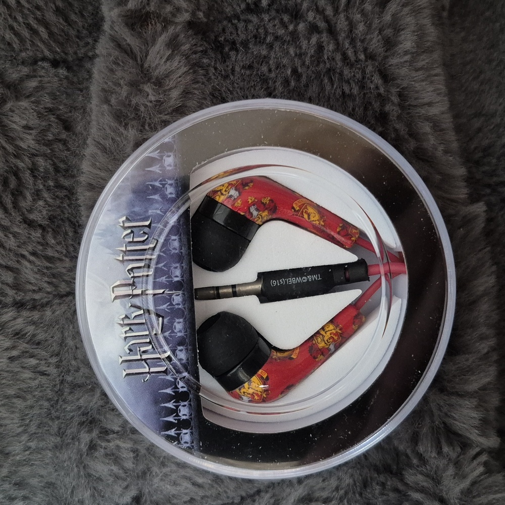 Harry Potter Gryffindor Earbuds, New & Sealed!